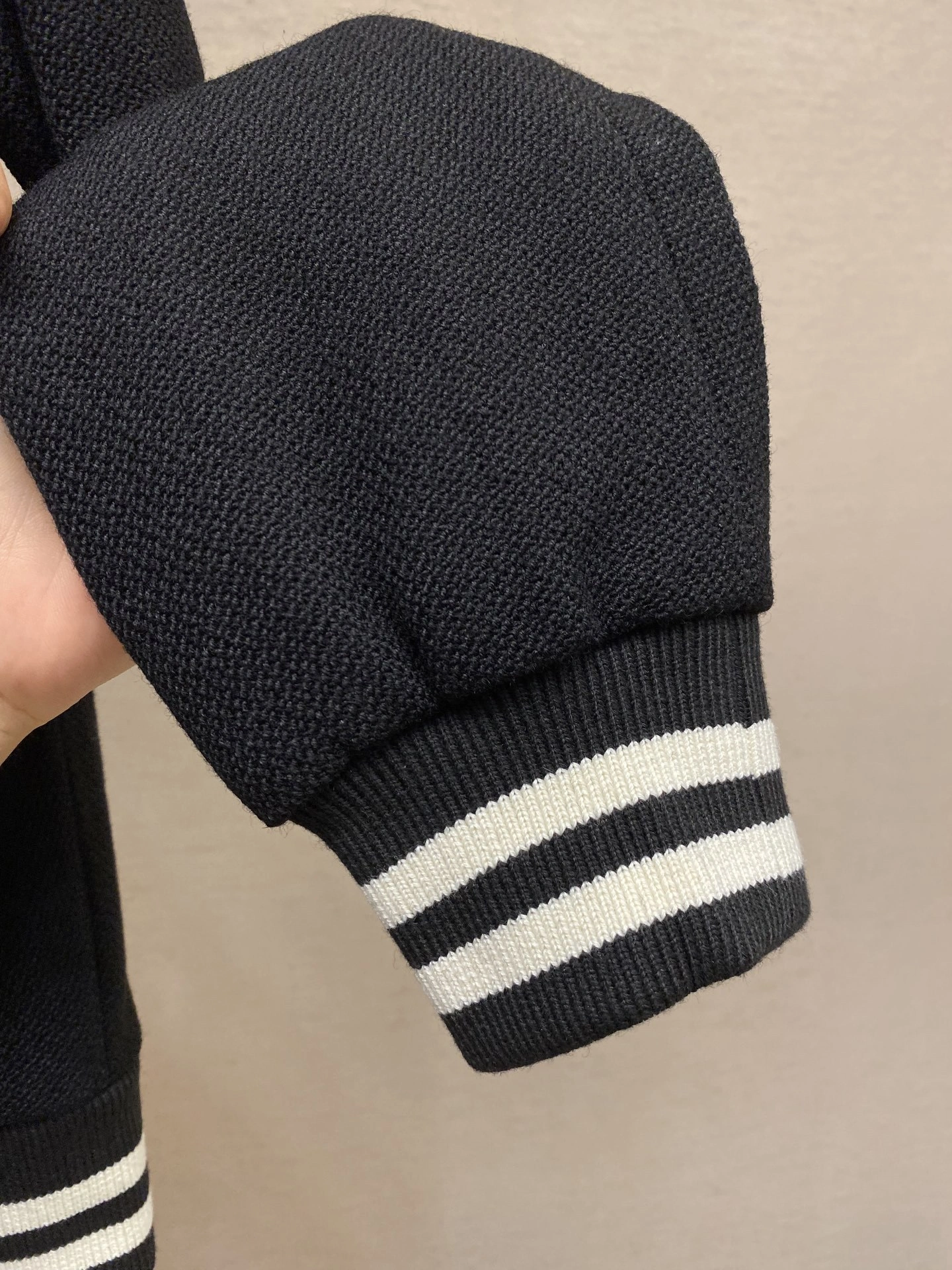 wg.luxury-- 358i95 sheepskin wool item: E-F443J1602H